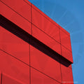 LÁMINA ACP DOBLE RECUBRIMIENTO EN ALUMINIO ROJO SATÍN + SILVER OSCURO 1.22M X 2.44M / 5MM